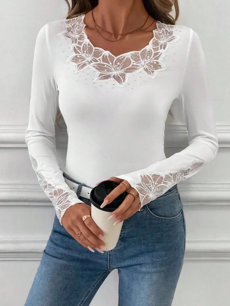 Autumn And Winter Women's Top Fashionable, Comfortable, Casual, Versatile For Commuting, Simple Lace Patchwork Solid Color Top