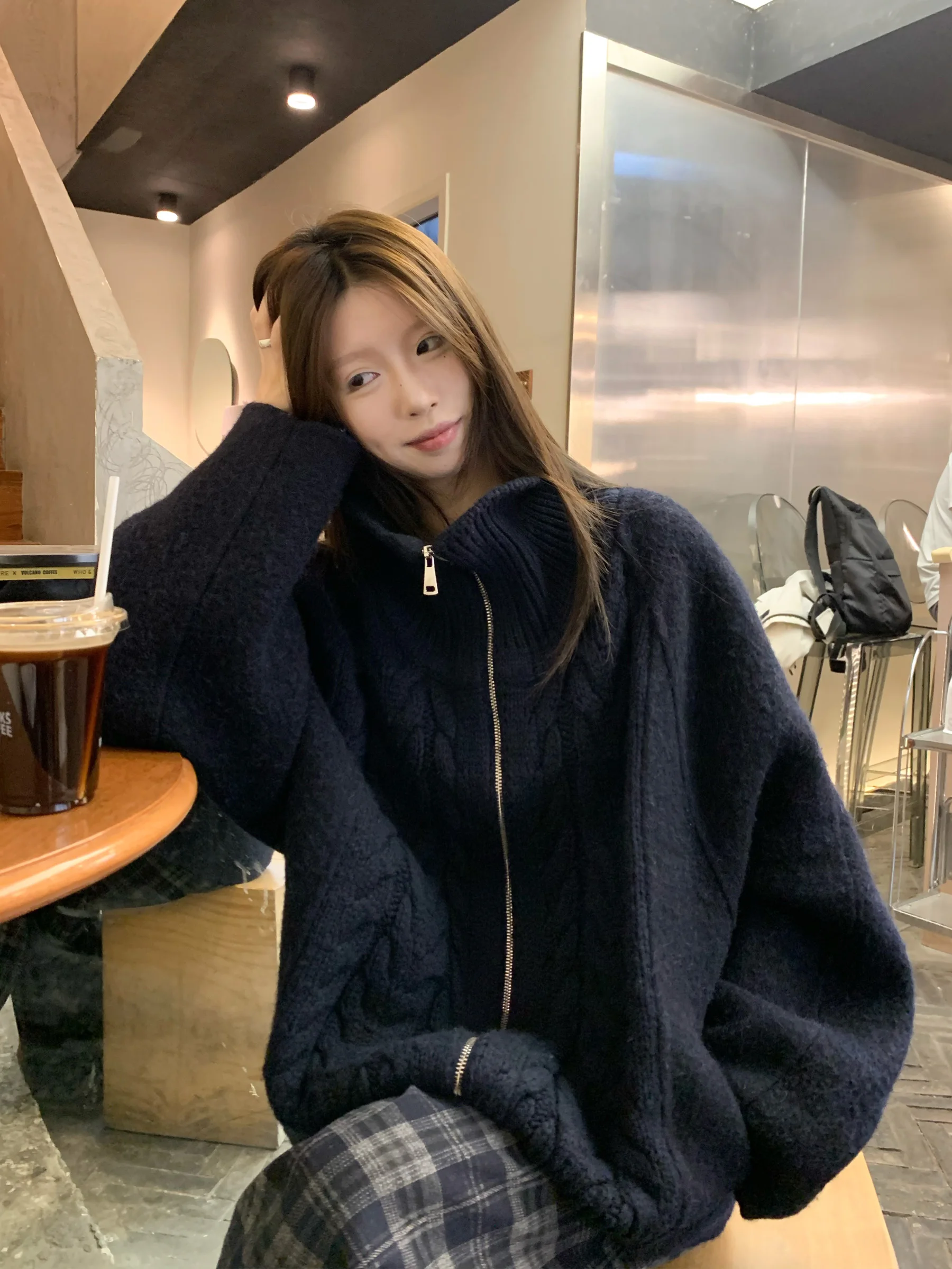 

HVIVI Шерстяное вязаное короткое пальто с воротником на молнии, новая зимняя коллекция, женская модная верхняя одежда в корейском стиле, свободный крой, утепленное