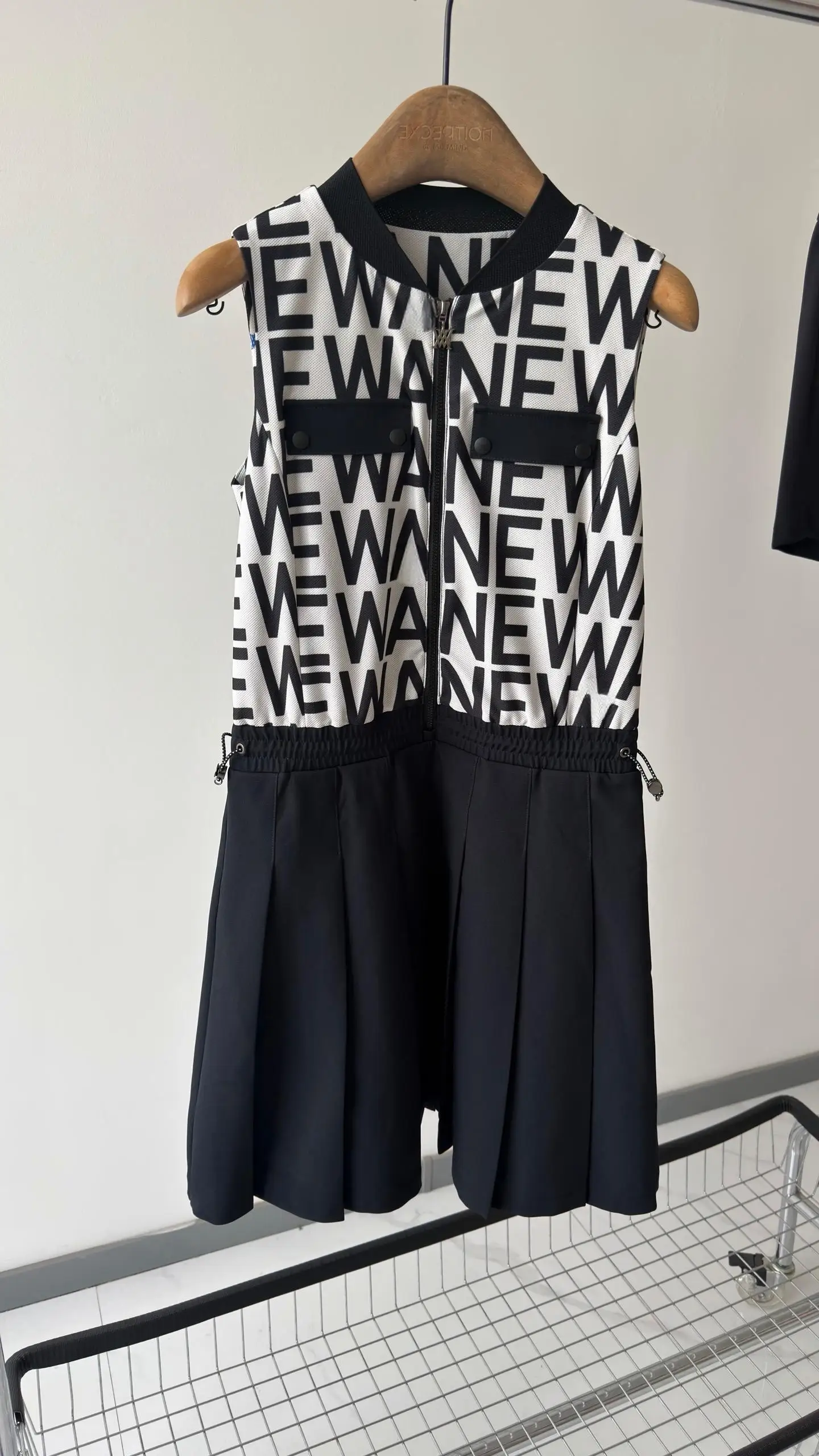 2026 New Korean Style Women Golf Sleeveless Dress With Anti-exposure Shorts Luxury Fashion Casual Sports Quick Dry Ladies Golf