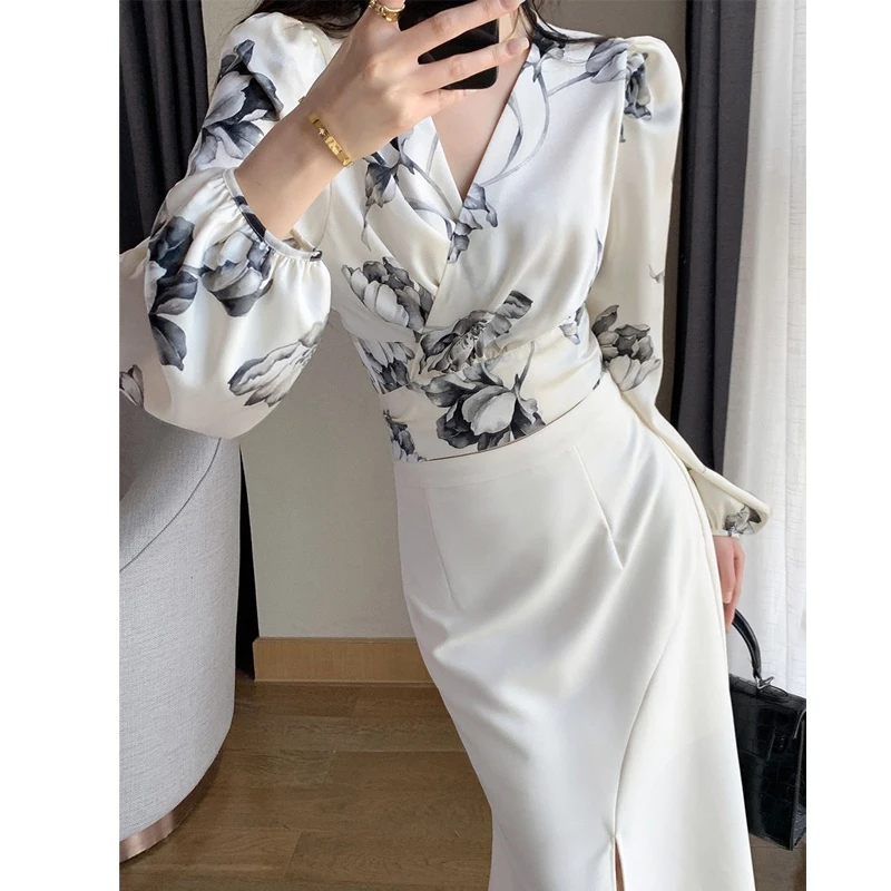 Temperament V Neck Printing Slim Shirt Tops Long Sleeve Pleated Elegant Short Blouse Fashion Vintage Women Clothing Spring New