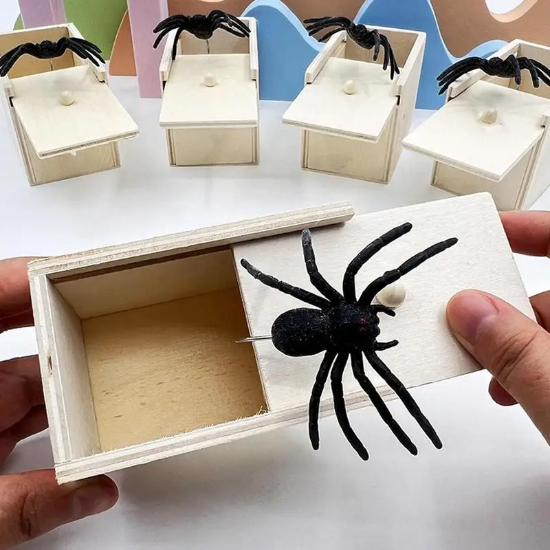 1Pc Wooden Prank Trick Practical Joke Home Office Scare Toy Box Gag Spider Parents Friend Funny Play Joke Gift Surprising Box