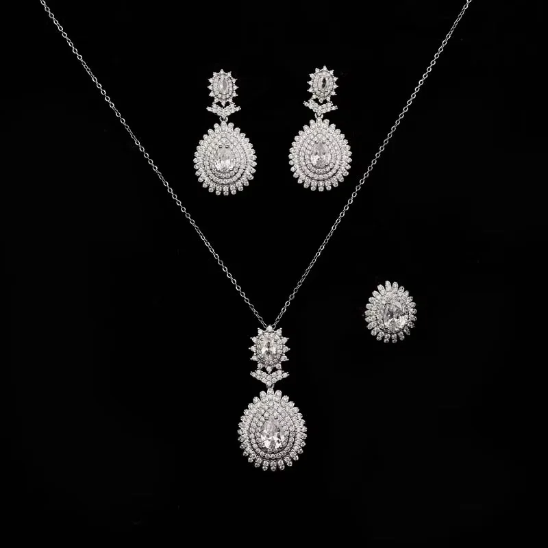 Schmucksets HADIYANA Edle Schmuckstücke aus kubischem Zirkonia, Kristall, glänzende Halskette, Ohrringe und Ring, 3-teiliges Set CN4169 Schmuck