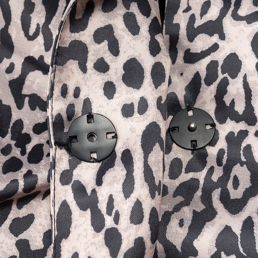 قمصان نسائية بأكمام قصيرة مطبوعة بنقشة الفهد 2025 للربيع والصيف بلوزات غير رسمية بياقة مستديرة للسيدات قطع علوية أنيقة أنيقة