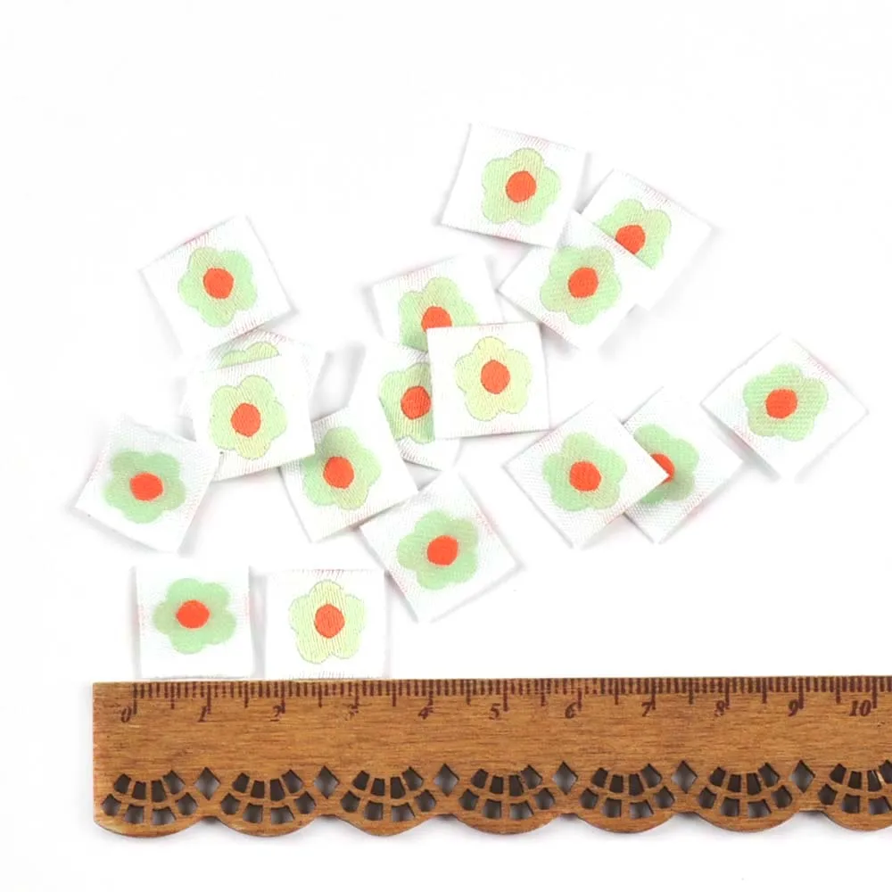 50Pcs Cute Flower Embroidery Mini Labels For Sewing Accessories Knitting Garment Bag Hat Tags DIY Kids Clothing Supplies 15*16mm