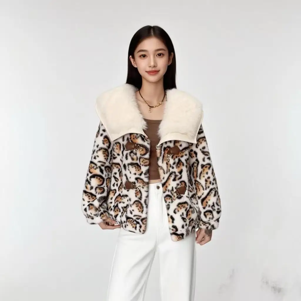 Variant: Black yellow leopard