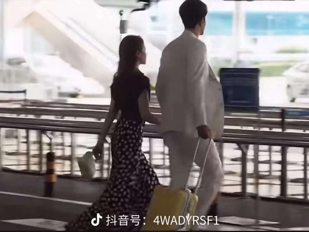 

НОВИНКА: Аппарат V9 Vela для коррекции фигуры и похудения с вакуумом, кавитацией 80K, роликовым массажем, устранением жировых отложений и лифтингом лица