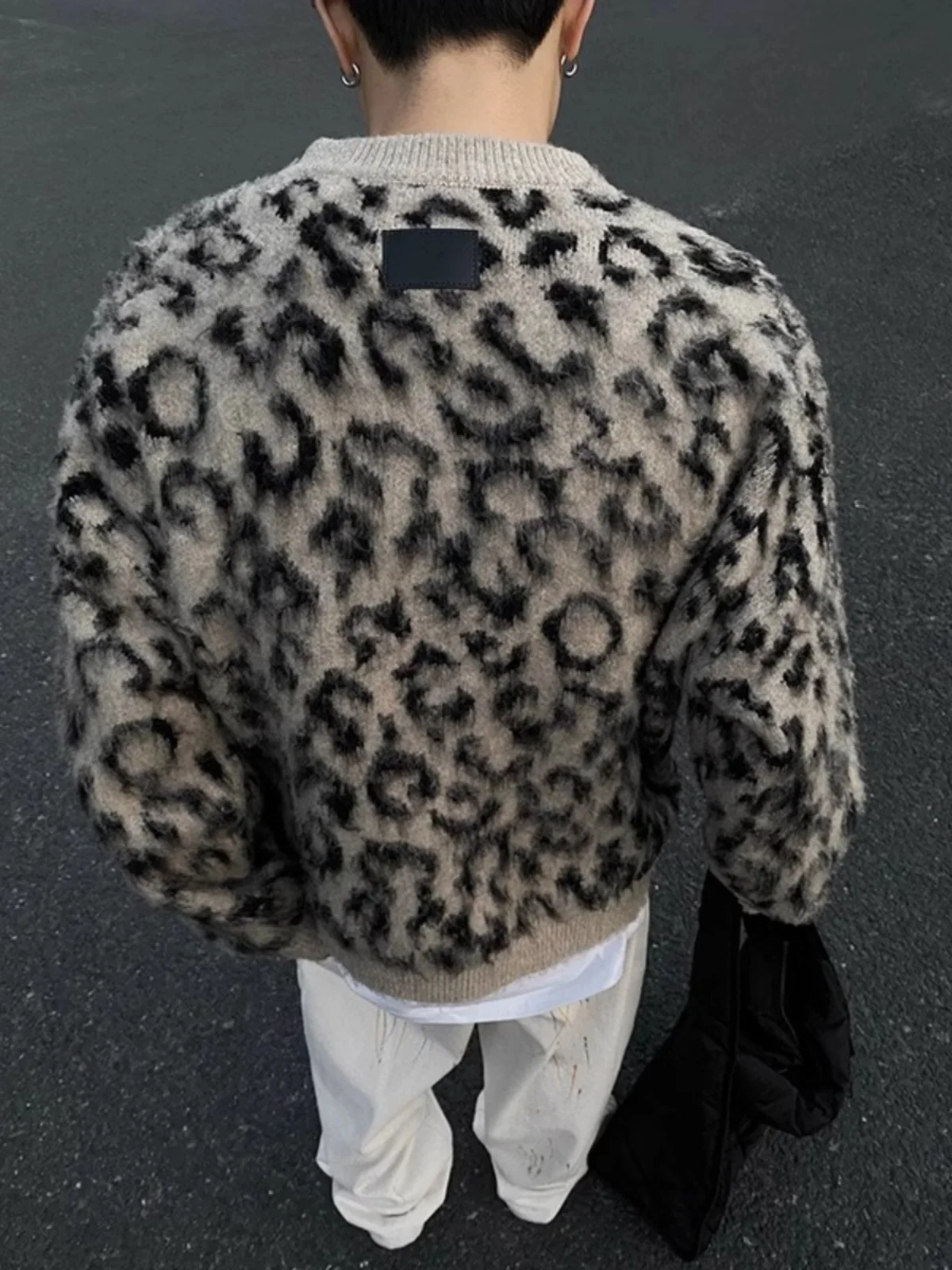 

Laid-ba Contrast Color Leopard Print Brued round Ne Men's Knitwear Trendy Vintage Knitted Sweater High Street Sle Out...