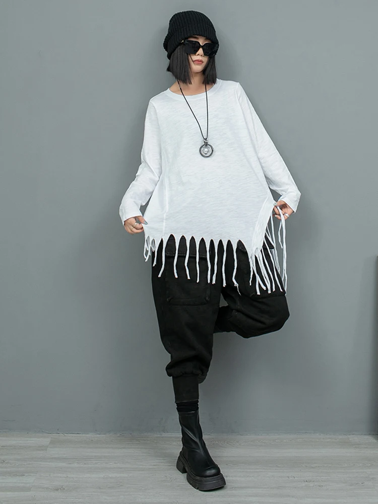 [EAM] Women White Irregular Hem Tassels Big Size T-shirt New Round Neck Long Sleeve Fashion Tide Spring Autumn 2025 1DH9118