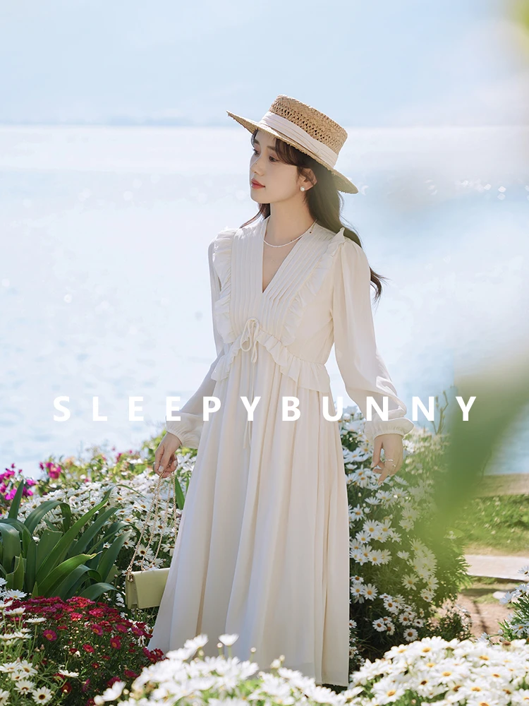 

Pleated Chiffon Floral Dress Women Long Sleeve Slim Fit Midi Dress Sweet High Waist V-Neck Spring Outfit Daily Wear Picnic Look