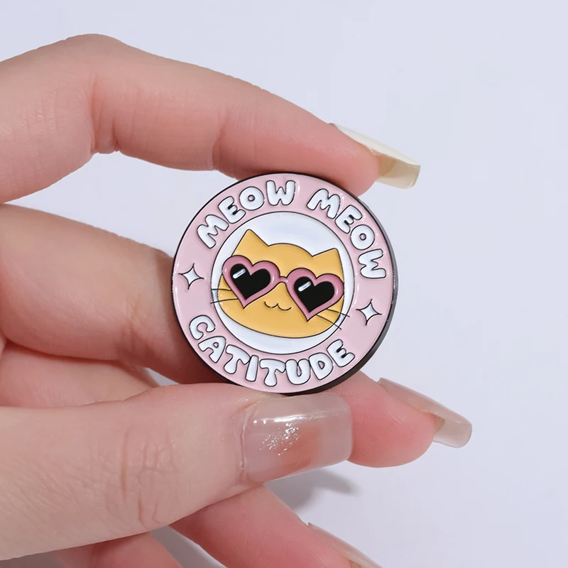 Alfileres de esmalte de gato para mujer, broches personalizados antidepresión, insignias de solapa, joyería de animales, regalo para amantes de los