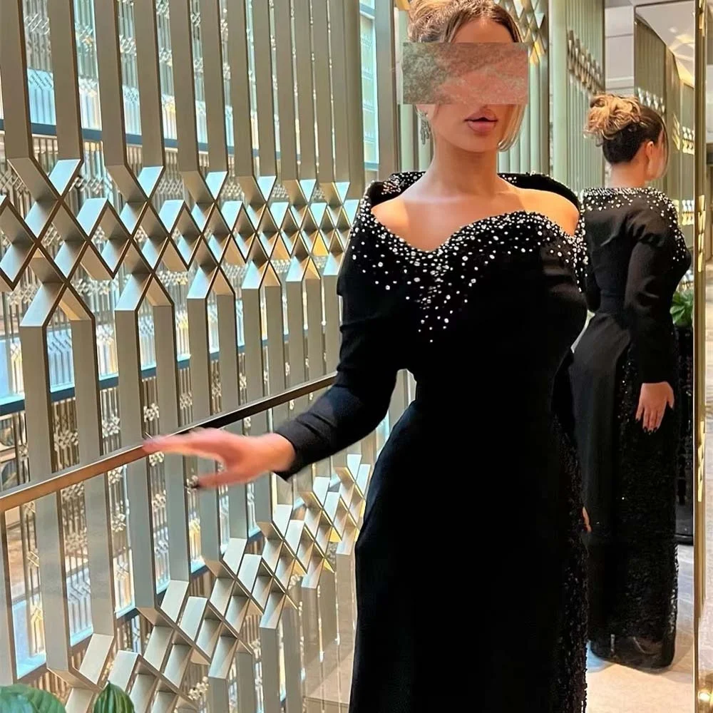 Maßgeschneidertes, exquisites, mit Perlen verziertes Abendkleid mit Reißverschluss, bezauberndes, trägerloses Pailletten-Abschlussballkleid, elegantes Rüschen-Partykleid