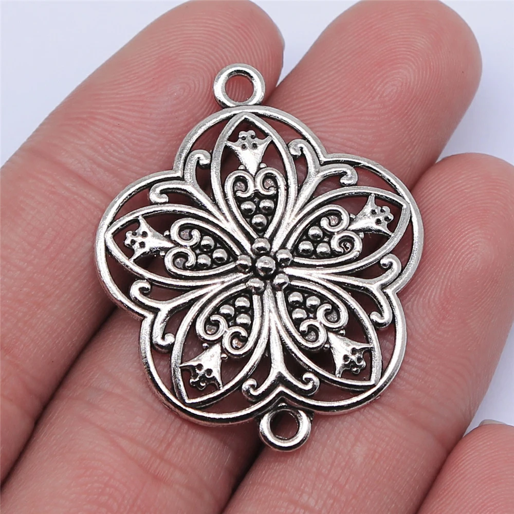 WYSIWYG 4 sztuk 37x31mm antyczne srebro kolor Hollow Flower Connector Charms do tworzenia biżuterii DIY komponenty do biżuterii