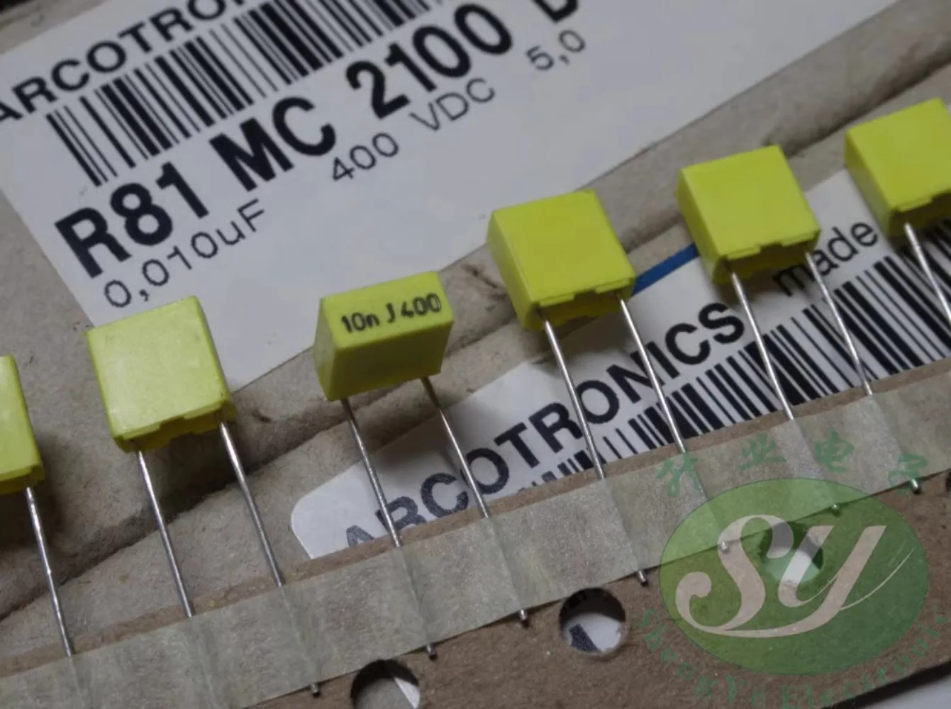 50PCS AV R81MC2100DQ 0.01uf/400v 10nf 103 New film capacitance 5MM