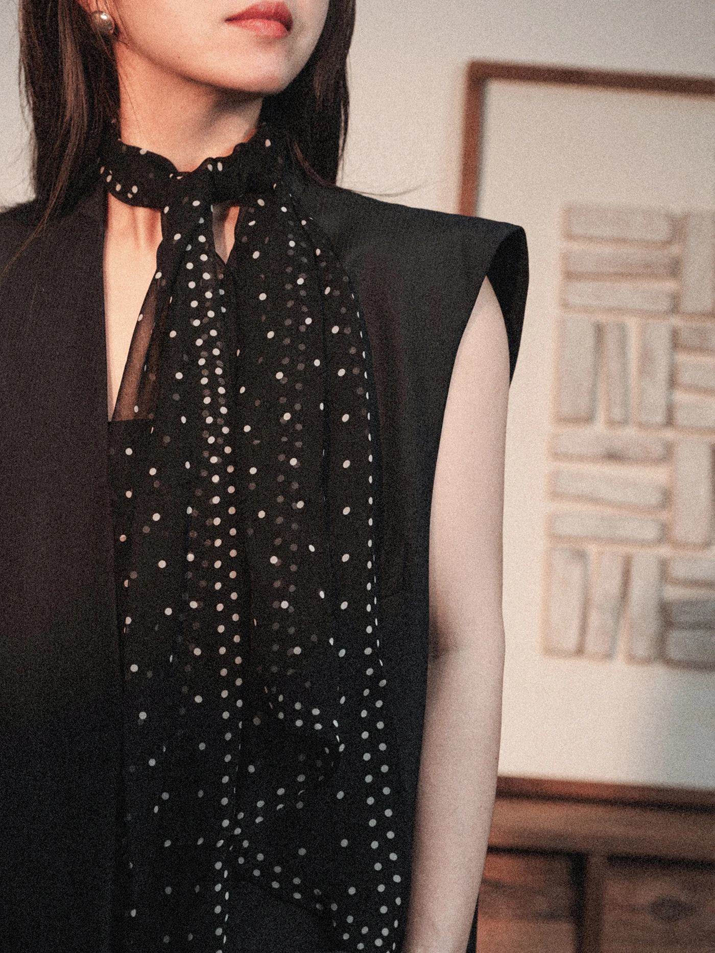 sciarpa-lunga-gotan-in-chiffon-di-seta-100-nera-a-pois-stile-commuter-da-donna-accessorio-estivo-alla-moda-edizione-coreana