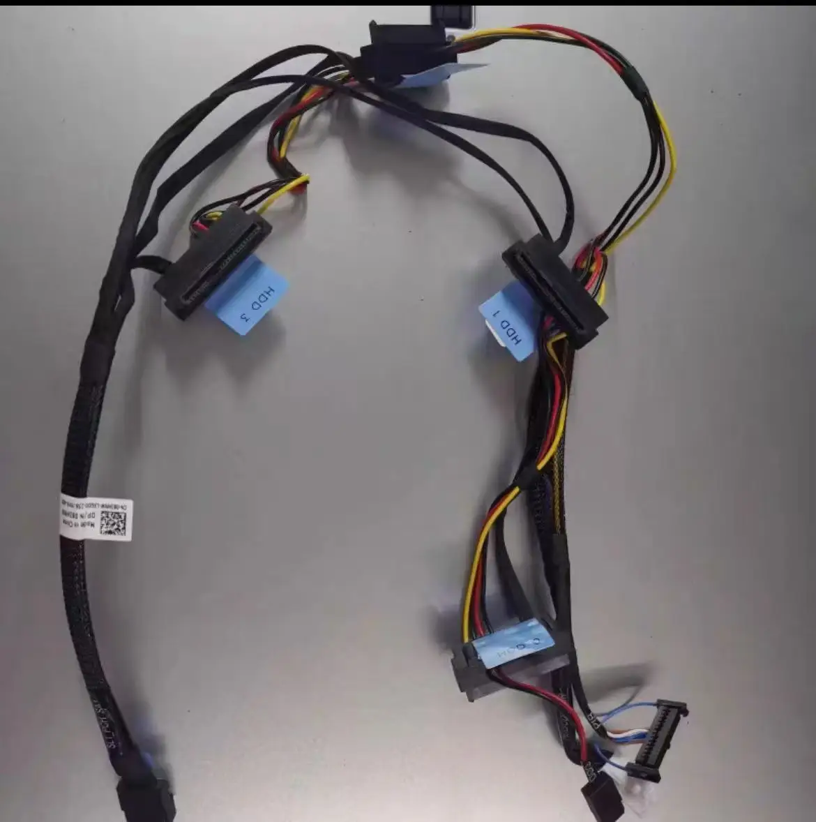 

083HNW 83HNW FOR DELL SATA R250 4 * 3.5 backplane 1-to-4 cable