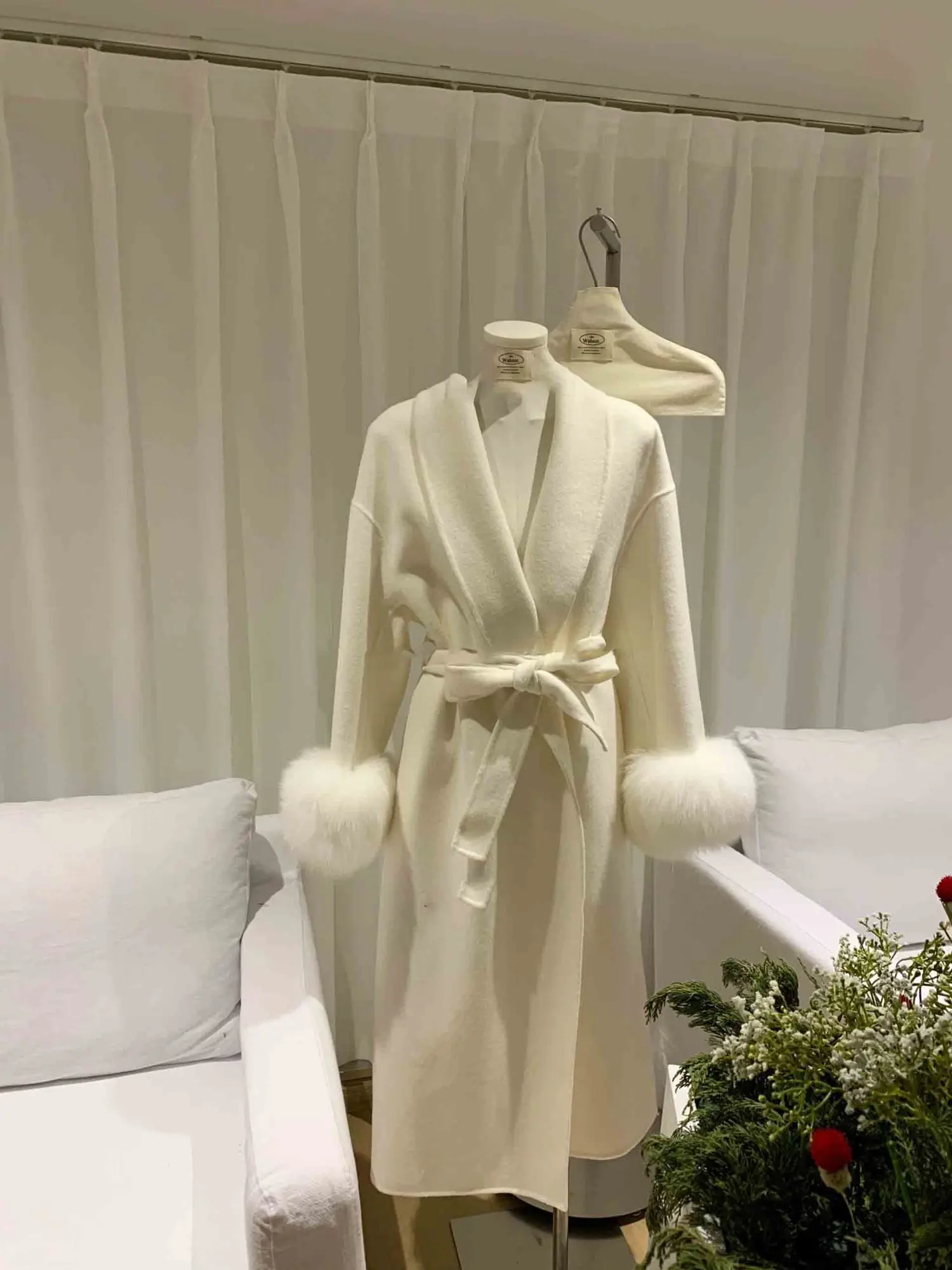 

New Autumn Winter Warm Long Woolen Faux Fur Coat Women Elegant Warm Wool Blend Trench Coat With Belt Fashion Outerwear