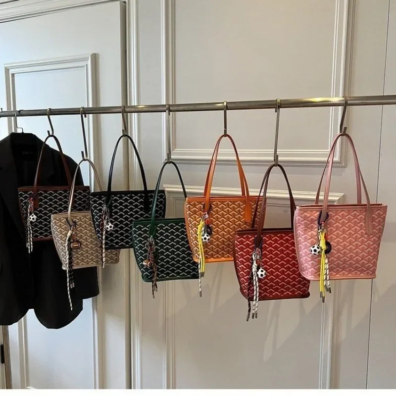 

Trendy Sleek Crossbody Bag 2025 New Style Underarm One Shoulder Daily Use Exquisite Practical Fashionable Versatile Effortless