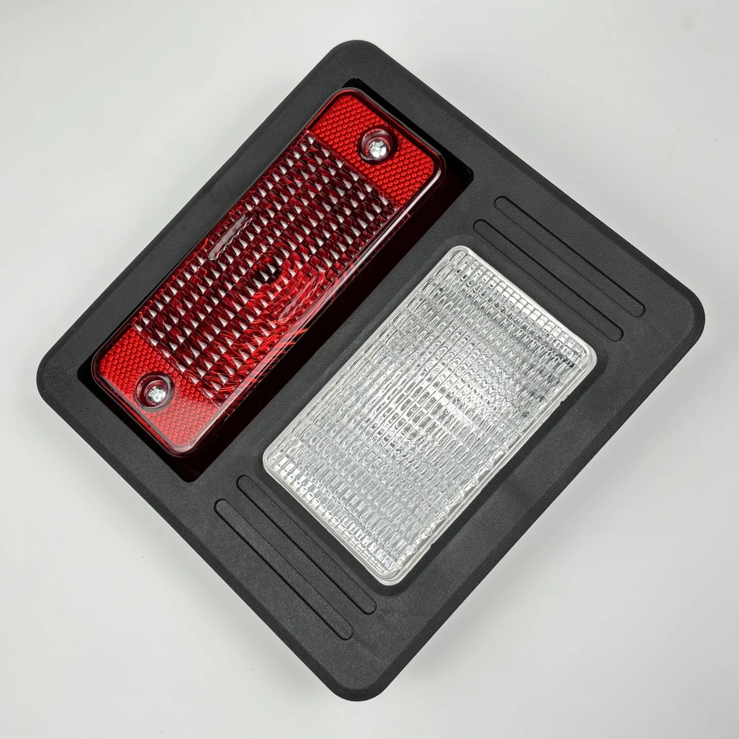 6670284 Tail Light Rear Lamp Assembly For Bobcat Skid Steer Loader fit S150 S160 S175 S185 S205 S220 S250 S300 High Quality