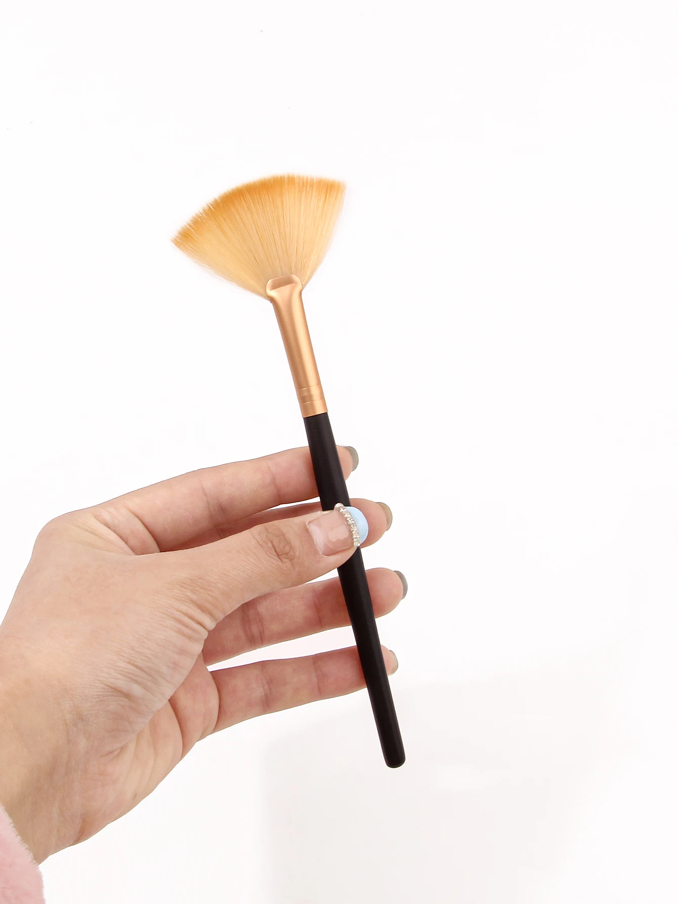 1ชิ้นแปรงกลอสทรงสูงรูปพัดสำหรับตาและจมูกแปรงกวาดผง kuas Rias ขนนุ่มรูปพัดลม