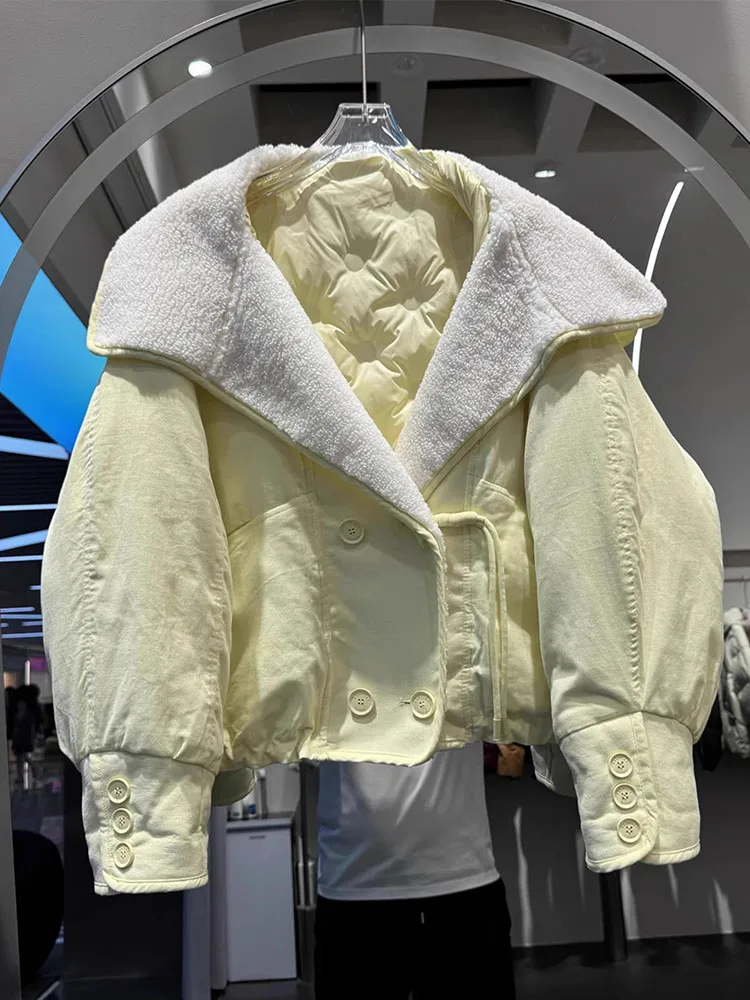 

Зимняя куртка на белом утином пуху с большим воротником, короткая зимняя новейшая женская парка из белого утиного пуха с мехом ягненка