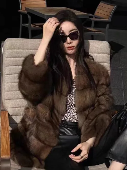 친환경 모피 코트 여성용 겨울 2025 신상 루즈핏 젊은 감각의 레오파드 프린트 롱 코트 따뜻한 중간 길이 코트