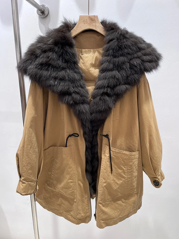 جديد شتاء دافئ لعام 2025 سترات نسائية طبيعية من ريش الإوز معاطف من فرو الثعلب الحقيقي سترات منتفخة ملابس خارجية نسائية سميكة غير رسمية