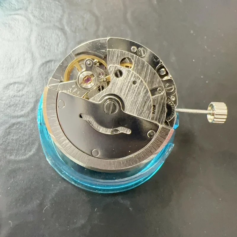 Watch accessories domestic movement mechanical movement movement accessories 2813 Tianjin four-hand single calendar GMT