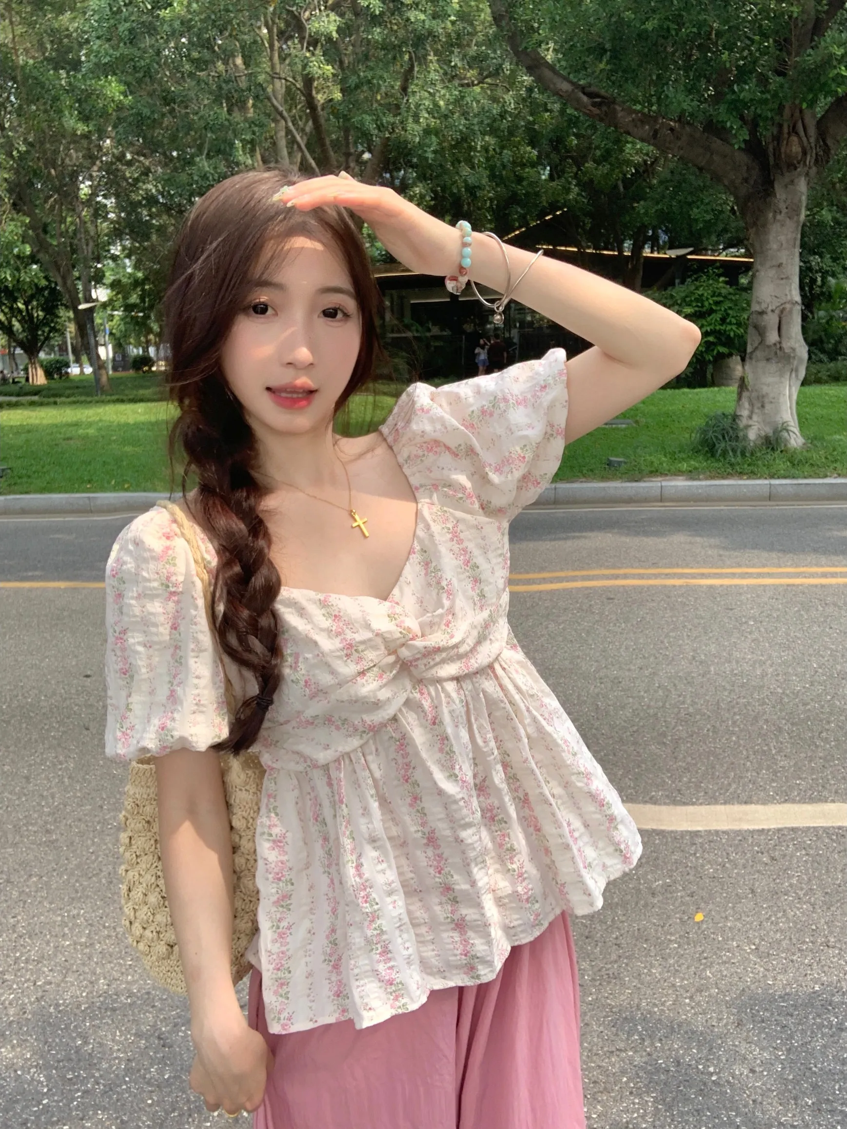 

Новая женская летняя блузка с цветочным принтом, пышными рукавами, плиссированным квадратным воротником и узлом, больших размеров, в корейском стиле