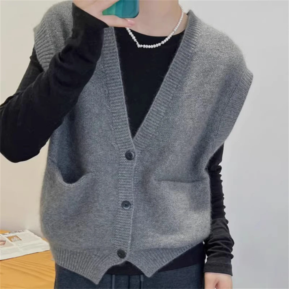 Knitted Cardigan Vest 2024 Autumn Lazy Style Women's Solid Sleeveless V-neck Single Breasted Pocket Sweater Female Knitwear Tank