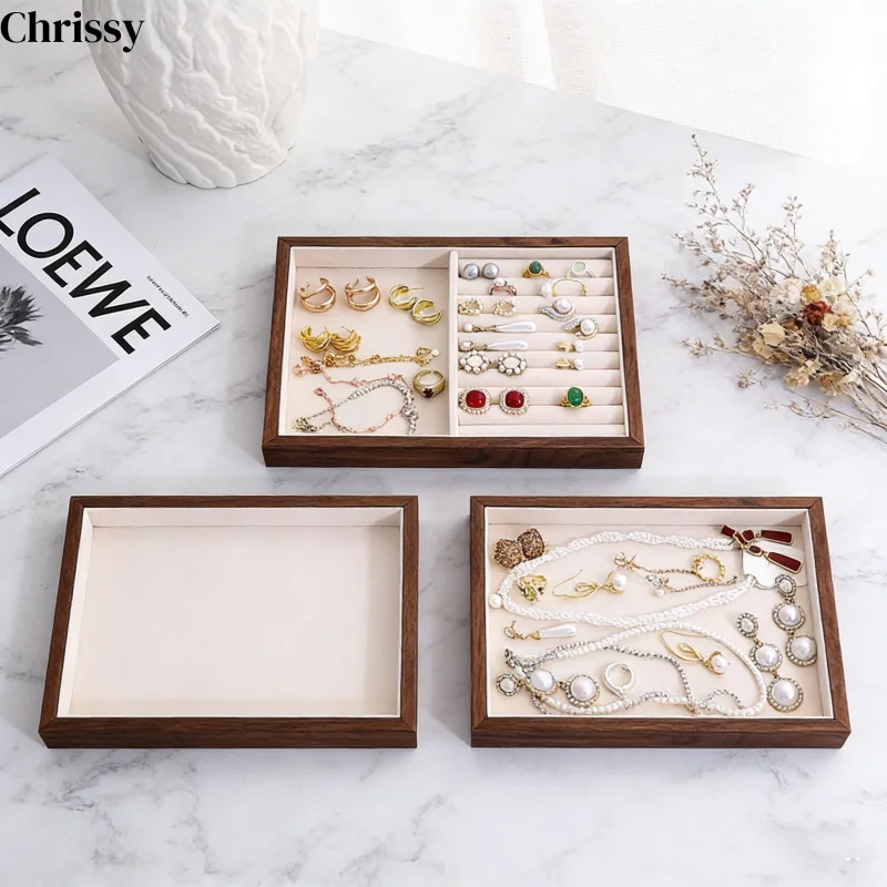 

Подставка-блюдо из орехового дерева для ювелирных украшений (колец, ожерелий, серег) - в комплекте реквизит для фотосъемки