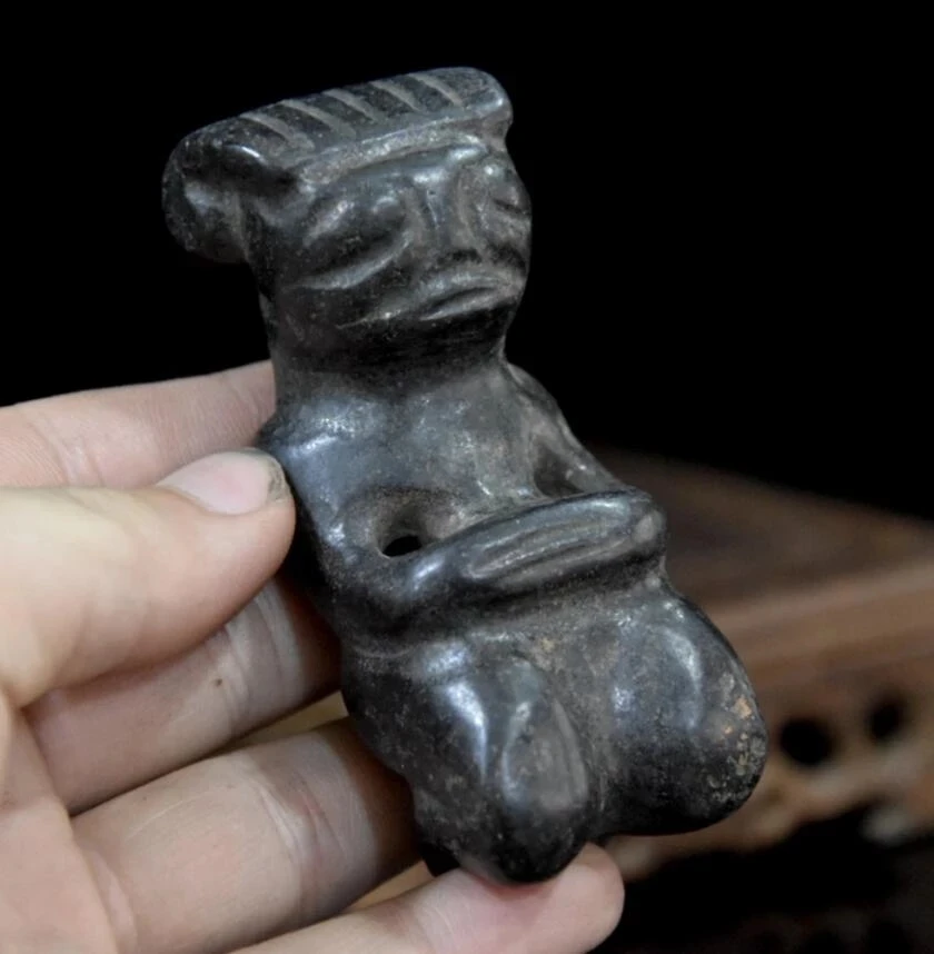 Hongshan Culture Archaize Black Iron Meteorite Kneeling Hongshan People Statue