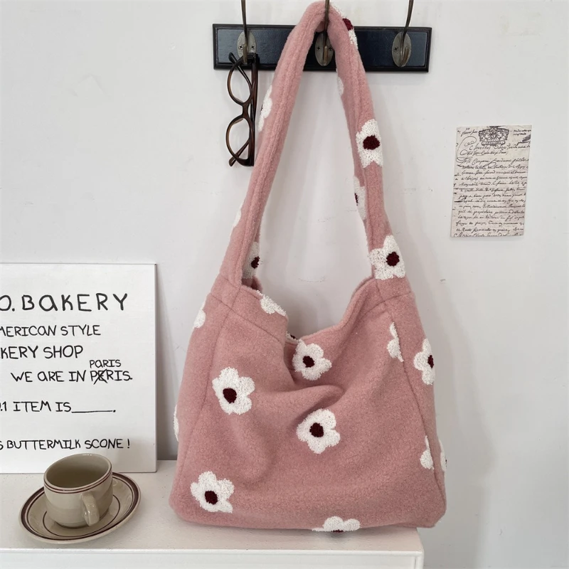 

Simple Flower Embroidery Plush Women's Shoulder Bag Fall Winter Large Capacity Female Armpit Bag Casual Versatile Ladies Handbag
