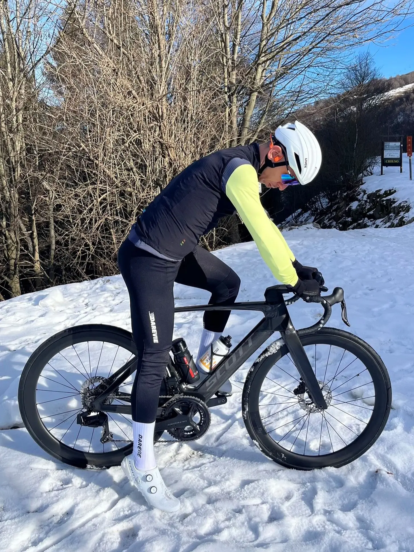 DAREVIE Spodnie kolarskie na szelkach Zimowe ciepłe termiczne polarowe wiatroszczelne spodnie rowerowe Anty-wodne kolarskie rajstopy na szelkach Spodnie 120KG/m³ Pad — 2