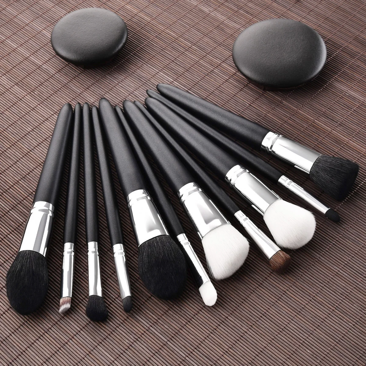11Pcs Professional Makeup Brush Set Goat Hair Wooden Handle Face Powder Blush Eye Shadows Cosmetics Women Makeup