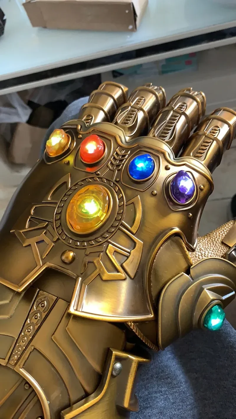 [Metal made] Superhero 1:1 scale Wearable full metal Thanos Infinity Gauntlet Gloves with LED Light include stand cosplay toy