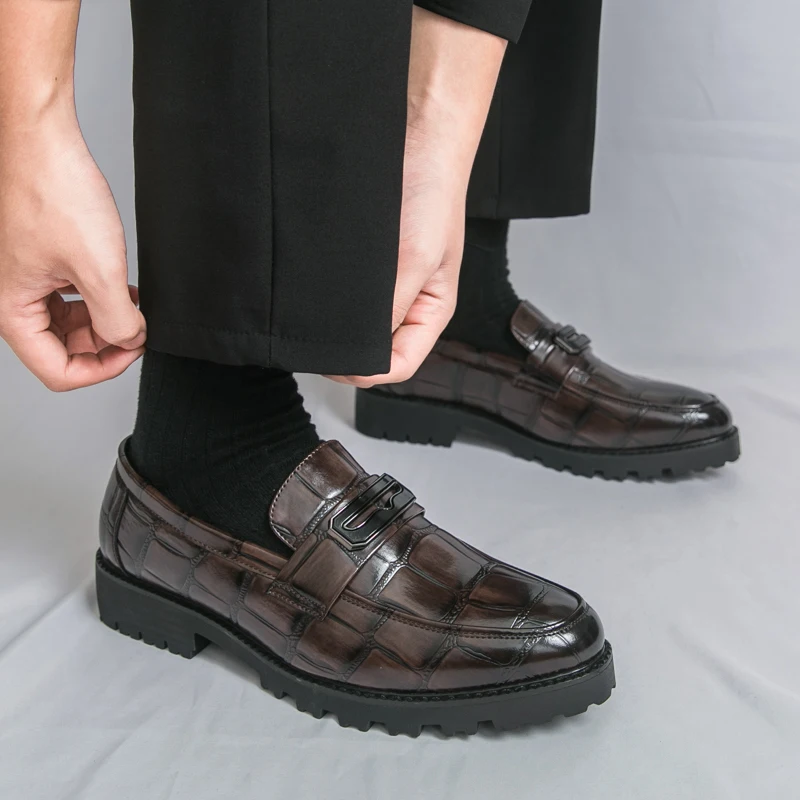 حذاء بدون كعب عصري للرجال أسود بني أوروبي أمريكي كاجوال مريح ماركة مكتب أحذية من الجلد أحذية رجالية