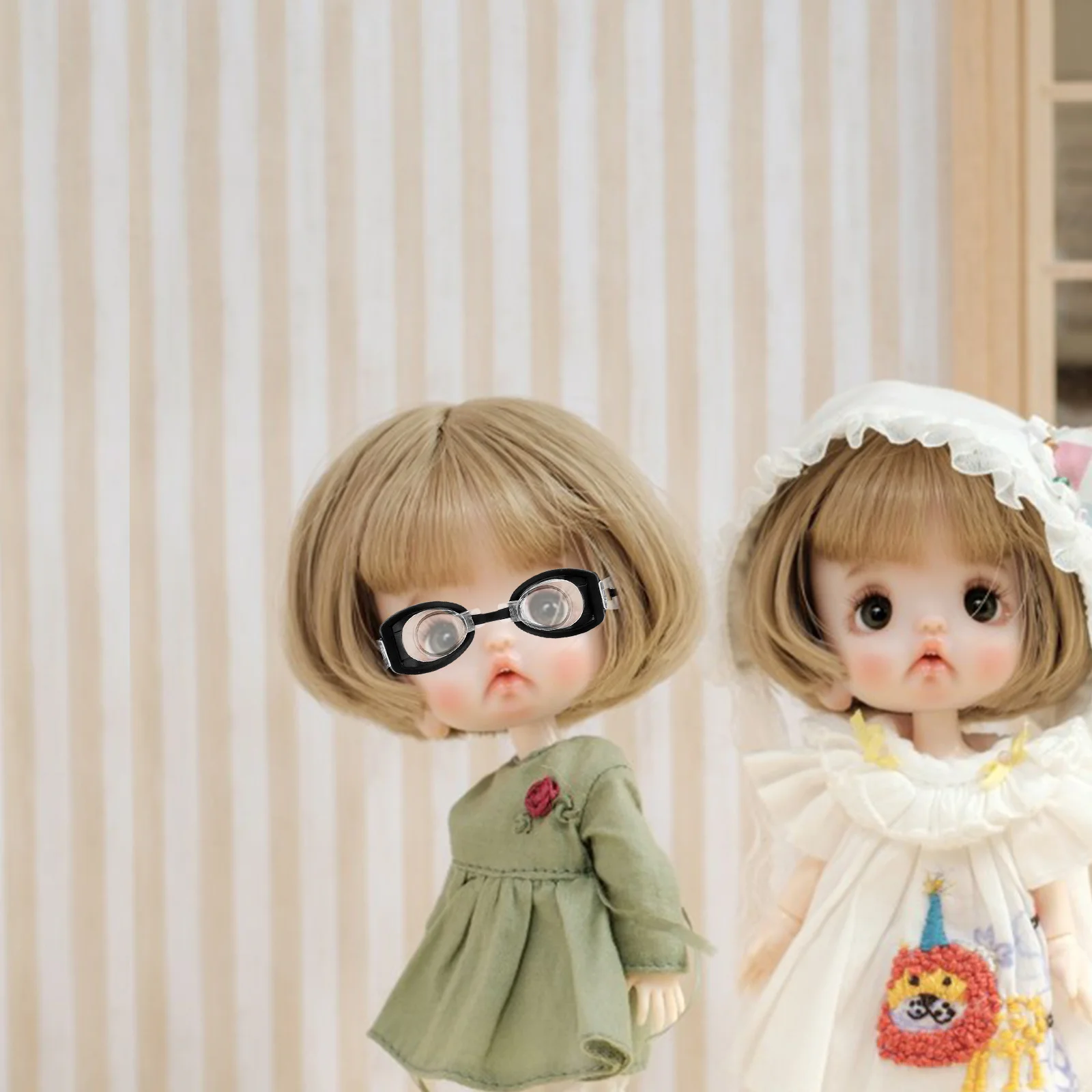 

4Pcs Swim Goggles Decor Accessories for Miniature Craft - Versatile Pool Eyewear Lightweight Design Ideal for DIY Playhouse Role