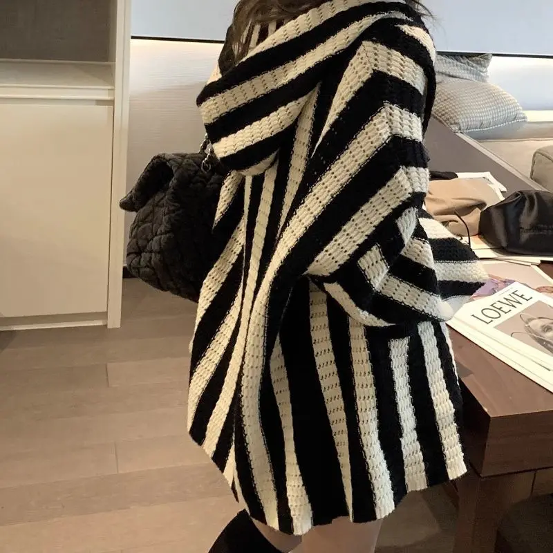 2024 Autumn Winter Black and White Striped Hoodie Loose Lazy Style Mid length Knitted Cardigan Women's Casual Big Sweater