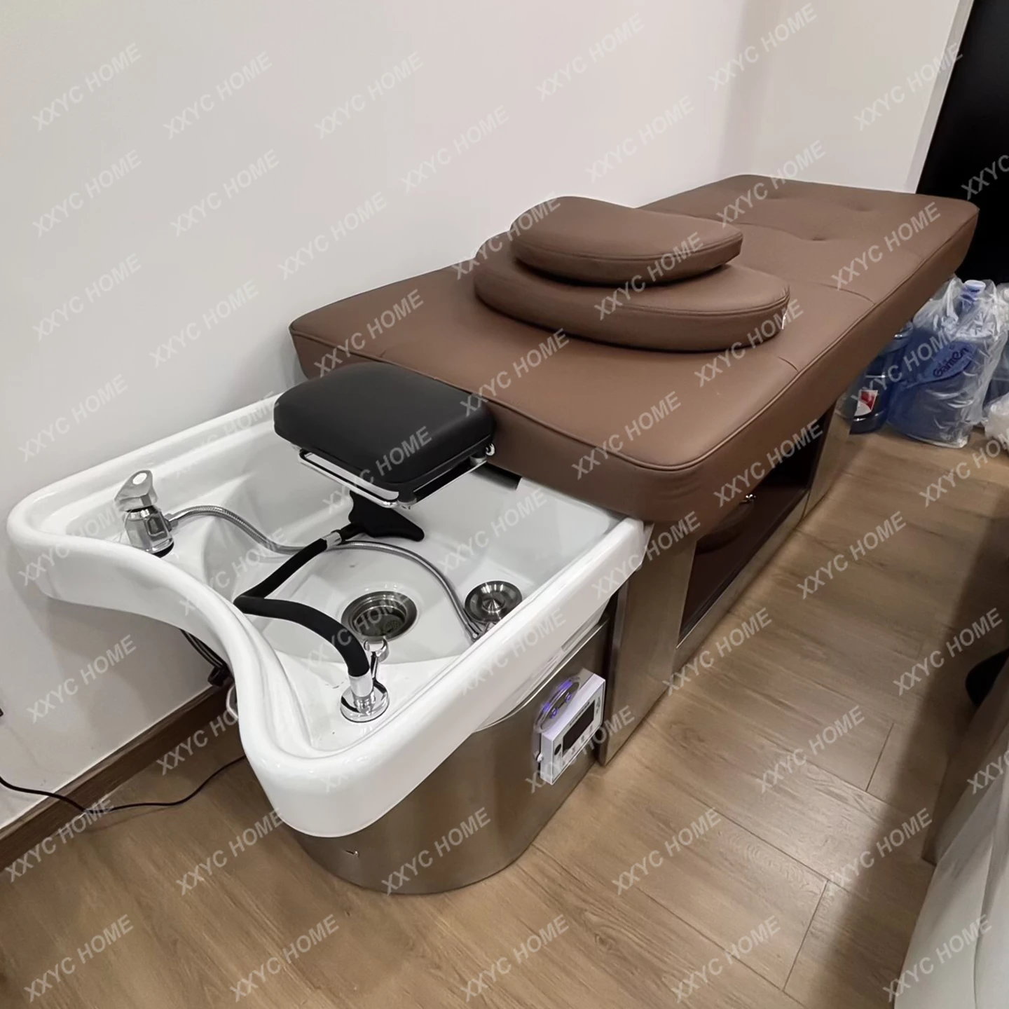 

Электрическая косметологическая кушетка QQ High-end для парикмахерских и салонов красоты, с функцией массажа и выдвижной секцией для мытья головы