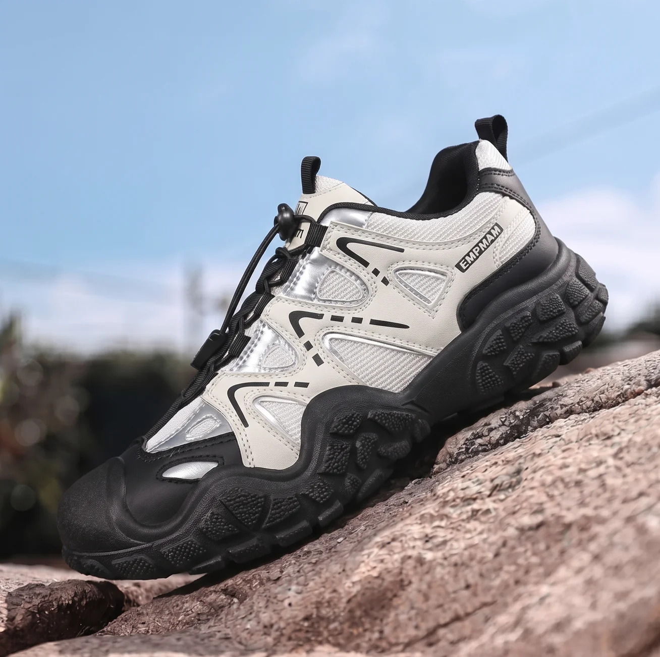 Unisex Outdoor Hiking Shoes Closed Toe Breathable Non-Slip Trekking Sneakers Quick Dry Summer Shoes