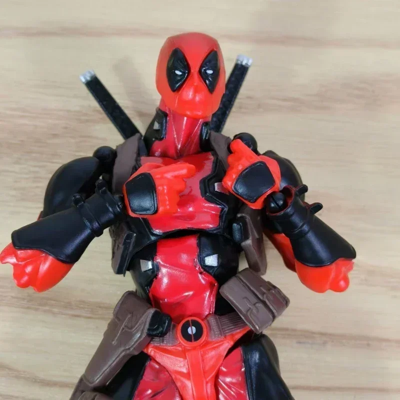 Deadpool Marvel figurka dekoracja lalka ruchomy pulpit Model ozdoby kolekcja zabawek urodziny dzieci prezenty świąteczne