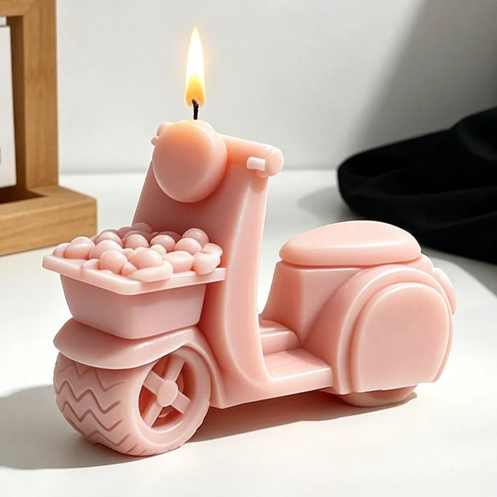 3D Retro-Roller Duftkerzen-Silikonform Niedliche Moped-Form für Sojawachs DIY Gips Harz Schreibtisch-Deko Motorrad-Liebhaber Geschenke