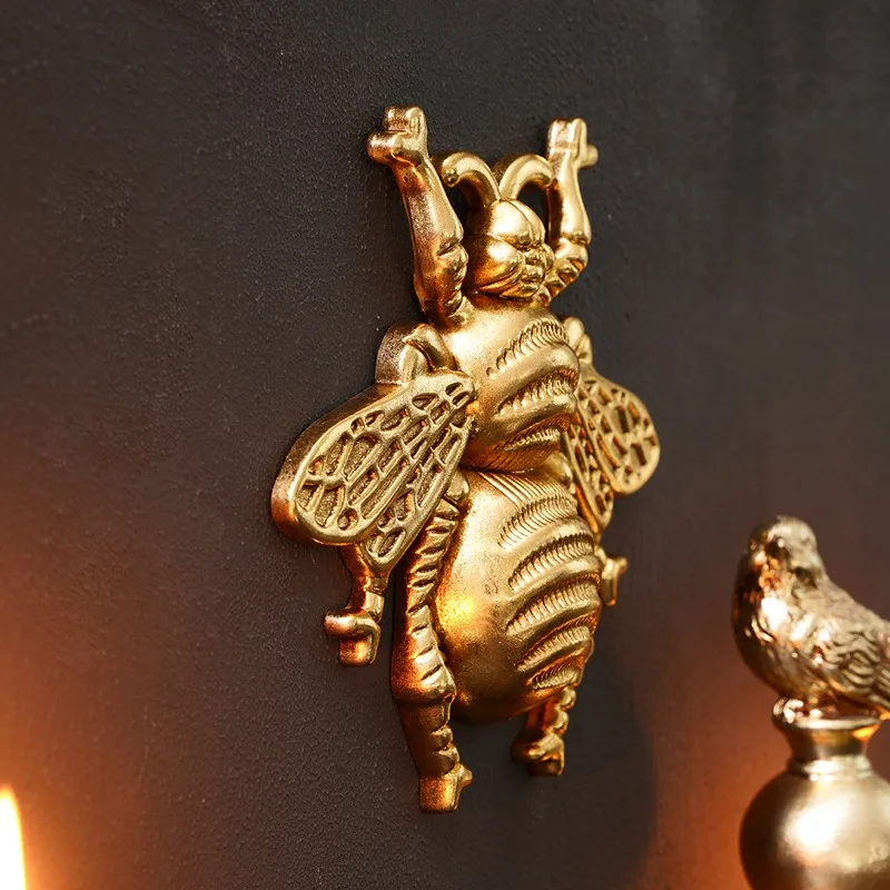Nordic Vintage Resin Bee Shaped Wall Pendant Living Room Bedroom Homestay Hotel Background Wall Animal Pendant Birthday Gifts