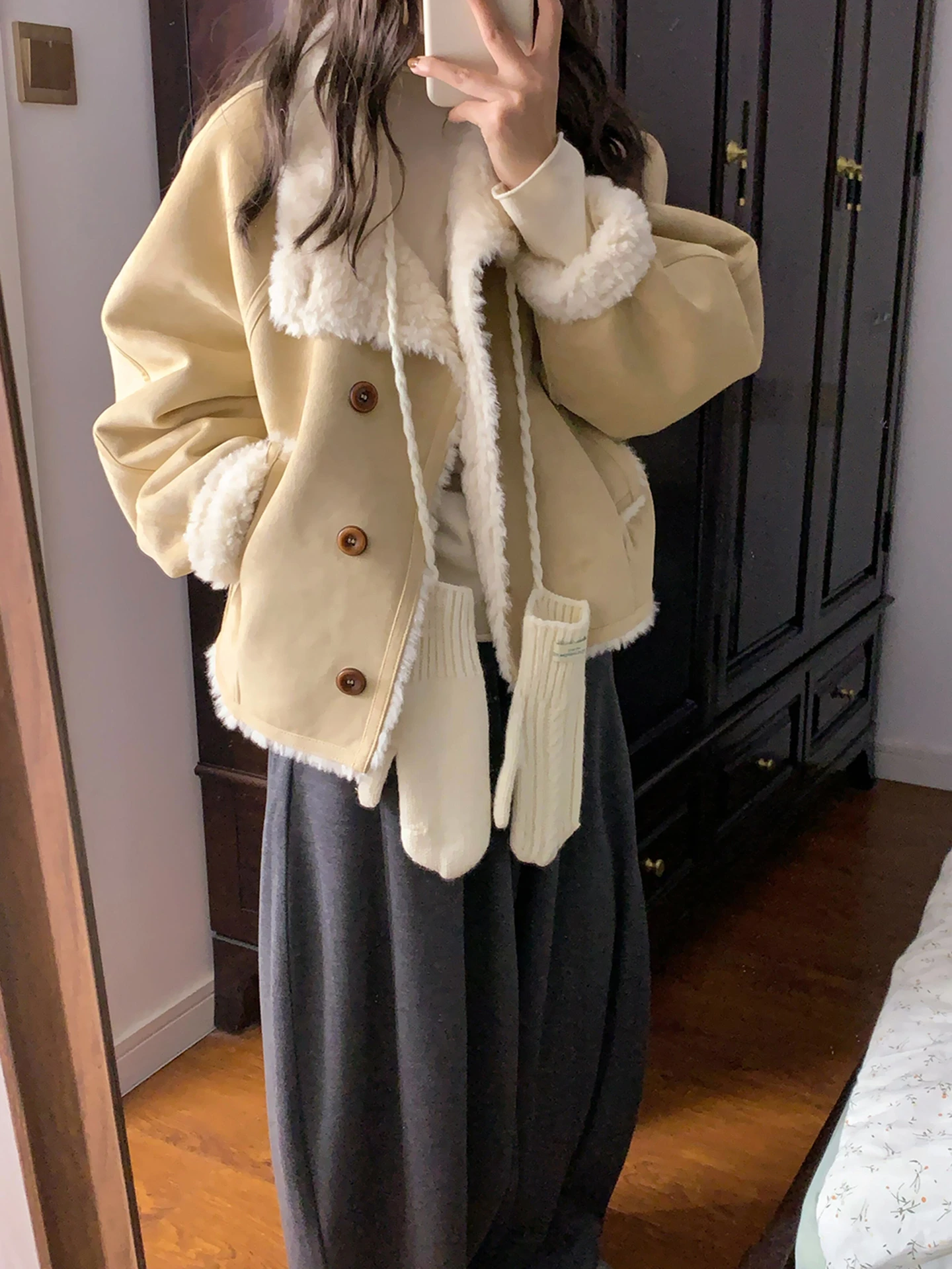 

Женский жилет из искусственного меха ягненка на осень-зиму, свободный крой, теплый, из полиэфирного волокна, с длинными рукавами, на пуговицах, однотонный