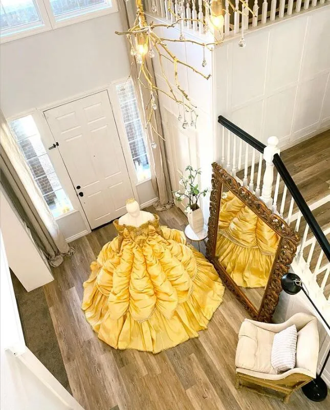 Luxury Gold Princess Quinceanera Dresses Puffy Ruffles Skirt Long Sleeve Cosplay Lace-up Prom vestidos de 15 años quinceañeras