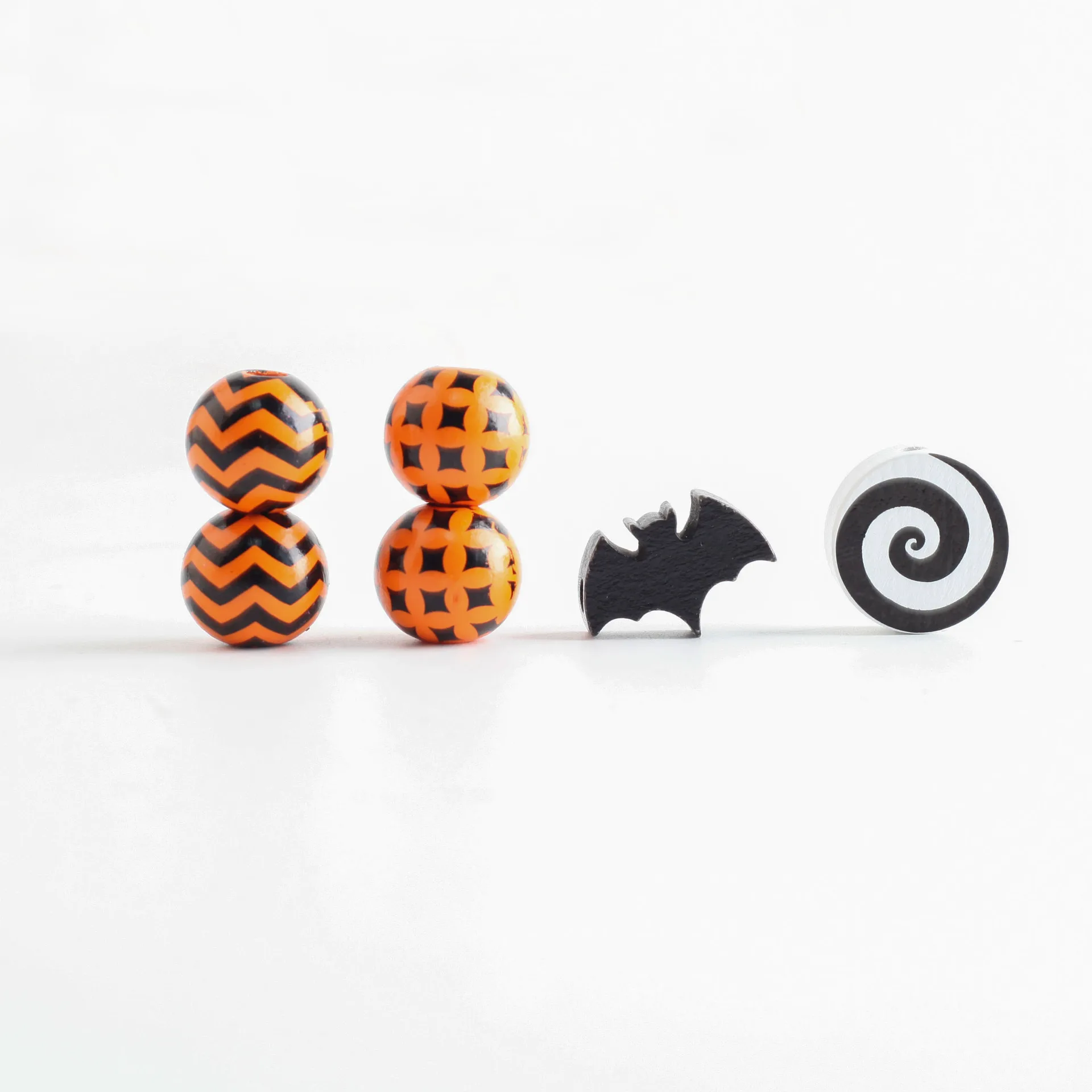 20Pcs/Pack New Halloween Printed Wooden Beads Loose Spacer Beads DIY Handmade Crafts Kids Toys Beads For Jewelry Making