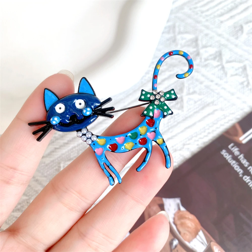 Cute Cat CZ Pearl Heart-Shaped Women's Multicolor Enamel Brooch Luxury Zirco Animal Metal Lapel Pin Clothing Jewelry Accessories