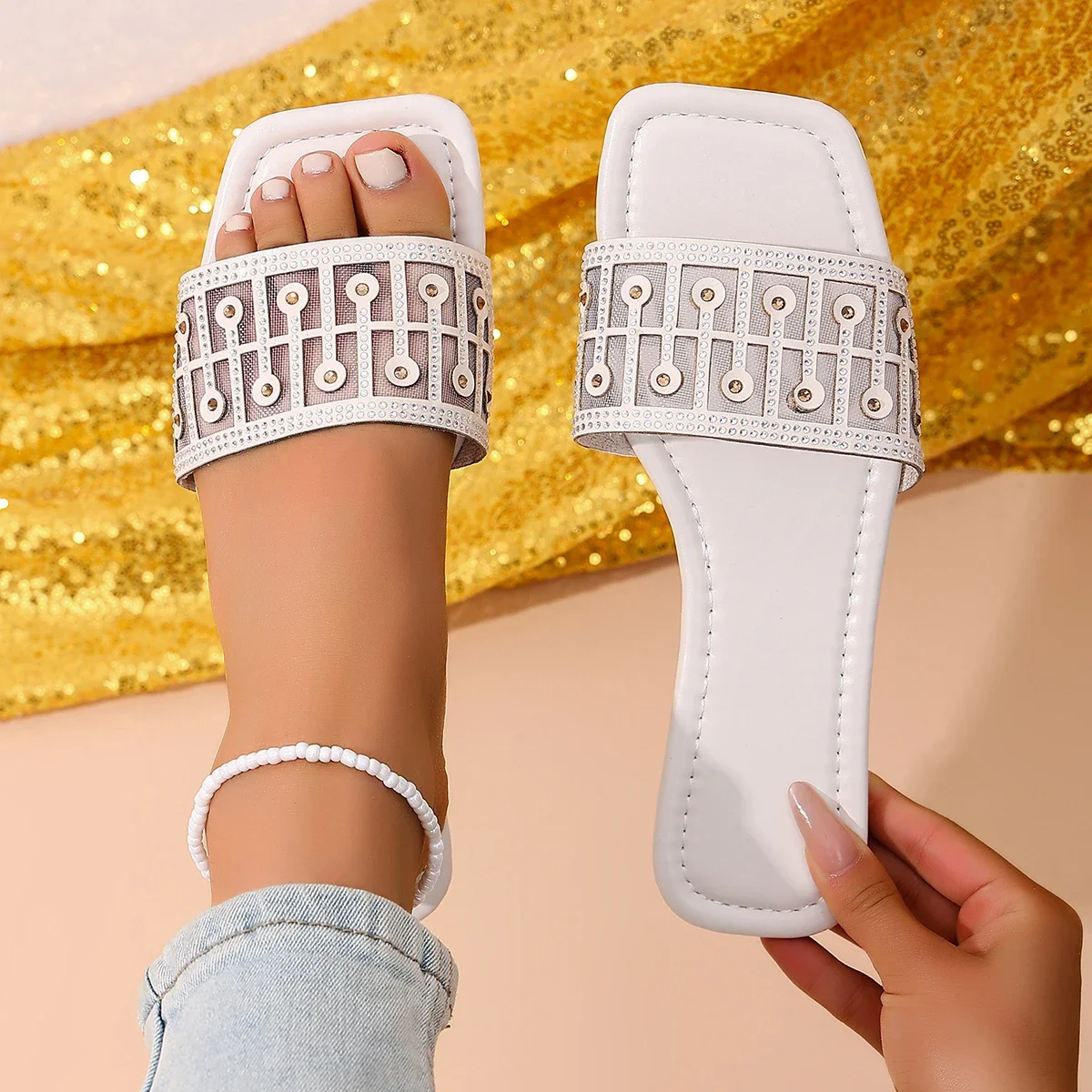 

Летние модные шлепанцы 2025 года, большие размеры, с жемчугом, легкие, пляжные, повседневные туфли, сандалии-слайды в европейском стиле для женщин