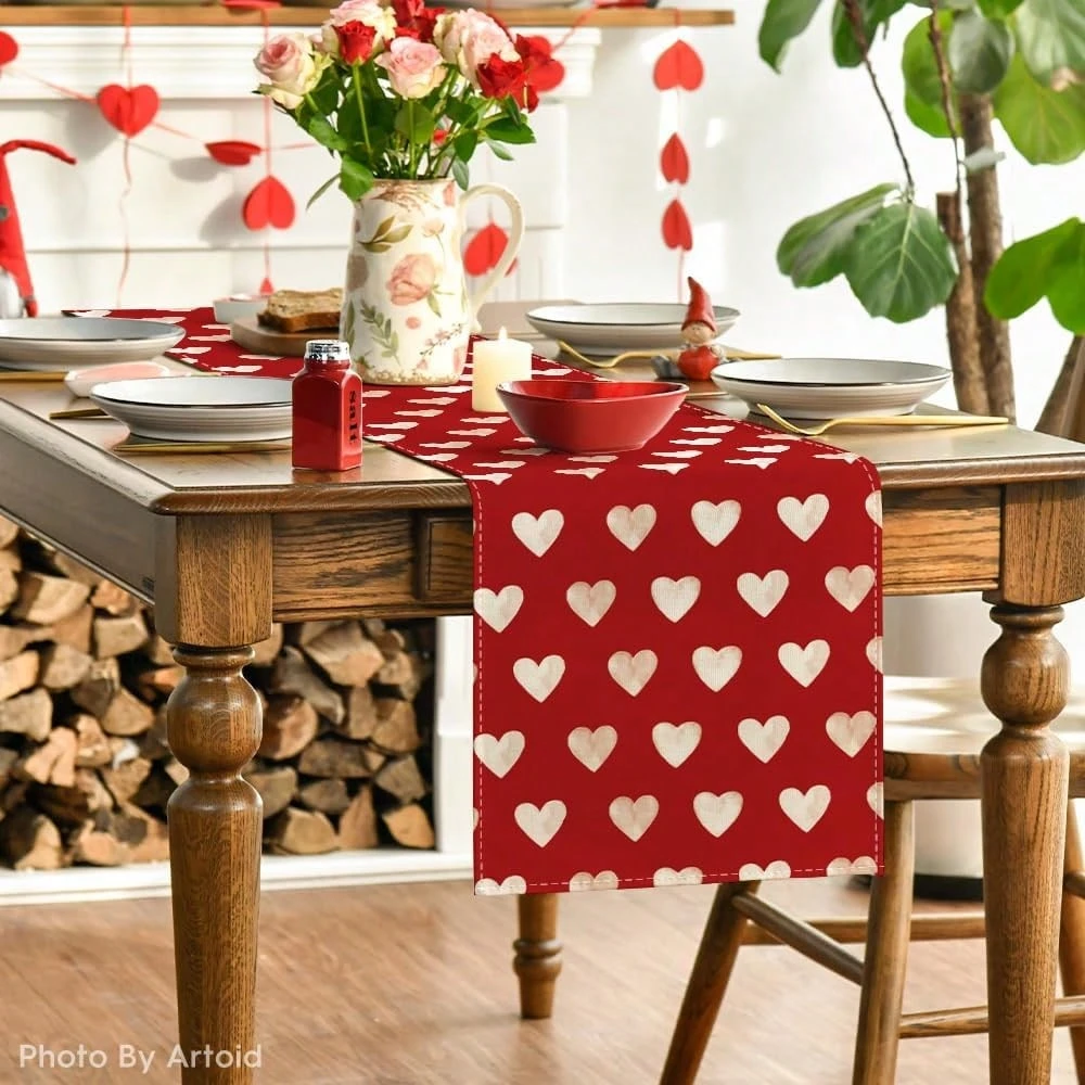 1Pc Elegant Red And White Heart-Shaped Table Runner Valentine's Day Decoration, Suitable For Birthdays, Weddings, Anniversaries