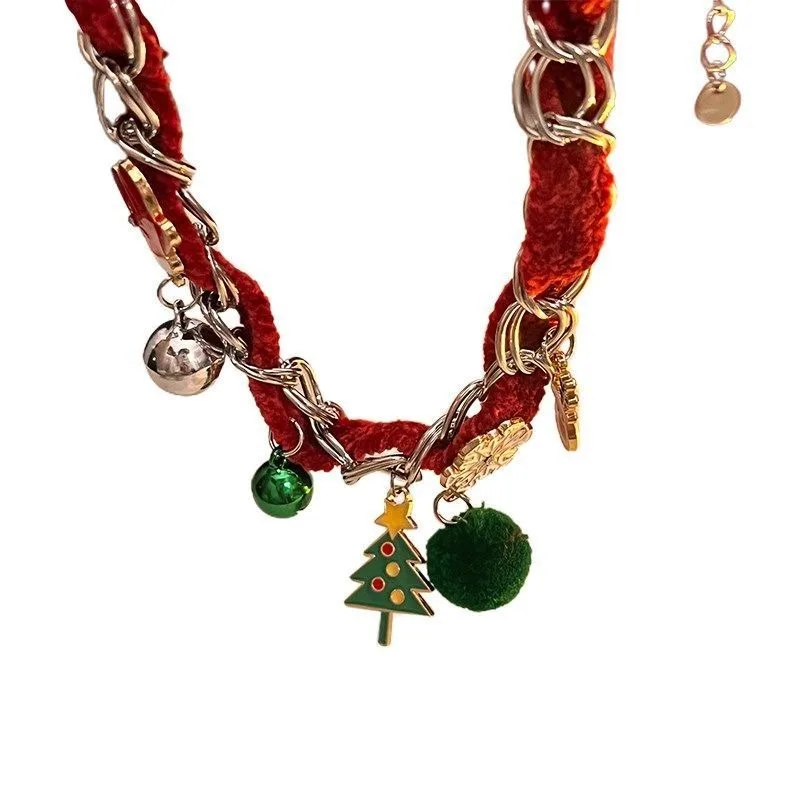 Atmospheric Christmas tree pendant, women's autumn and winter necklace, elegant Christmas choker